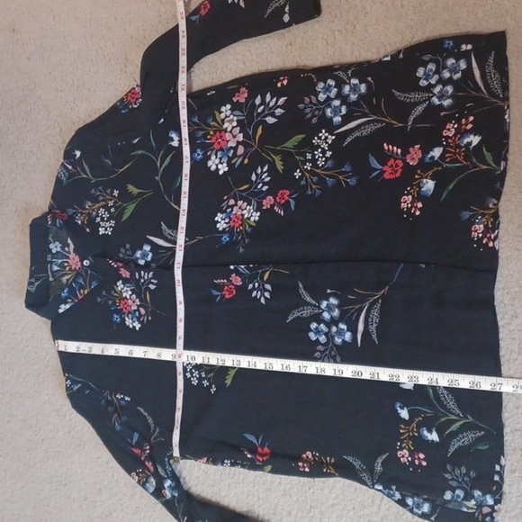 Stradivarius 3/4 Sleeve Button Up Top - Picture 3 of 15